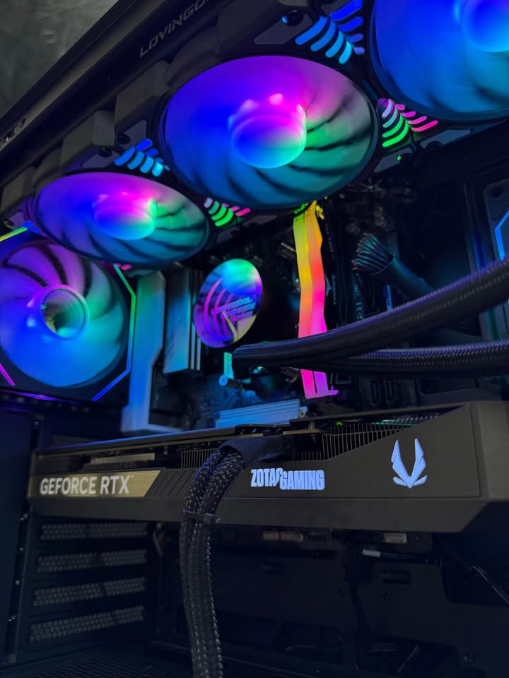 Ryzen 7 7700 + RTX 5070TI GAMING DESKTOP