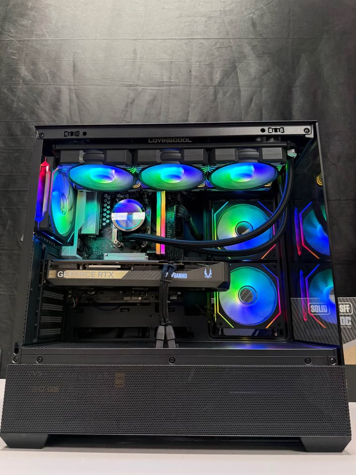 Ryzen 7 7700 + RTX 5070TI GAMING DESKTOP